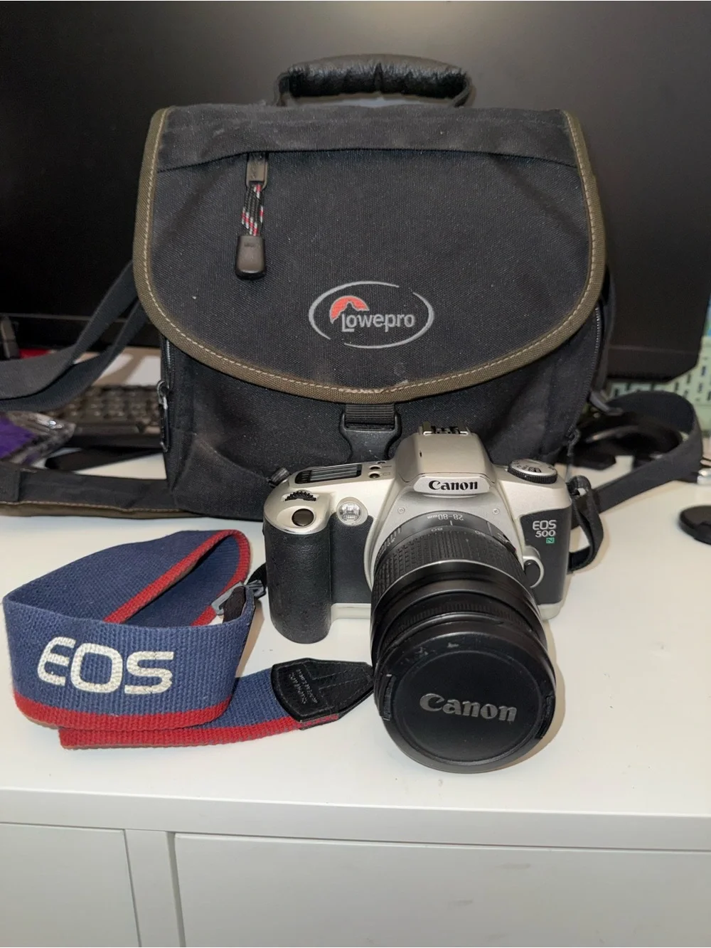 Canon EOS 500 DSLR with 28-80 Lens and bag